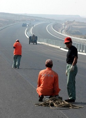 寧夏公路交通投資突破181億元，構(gòu)筑經(jīng)濟(jì)發(fā)展新動脈