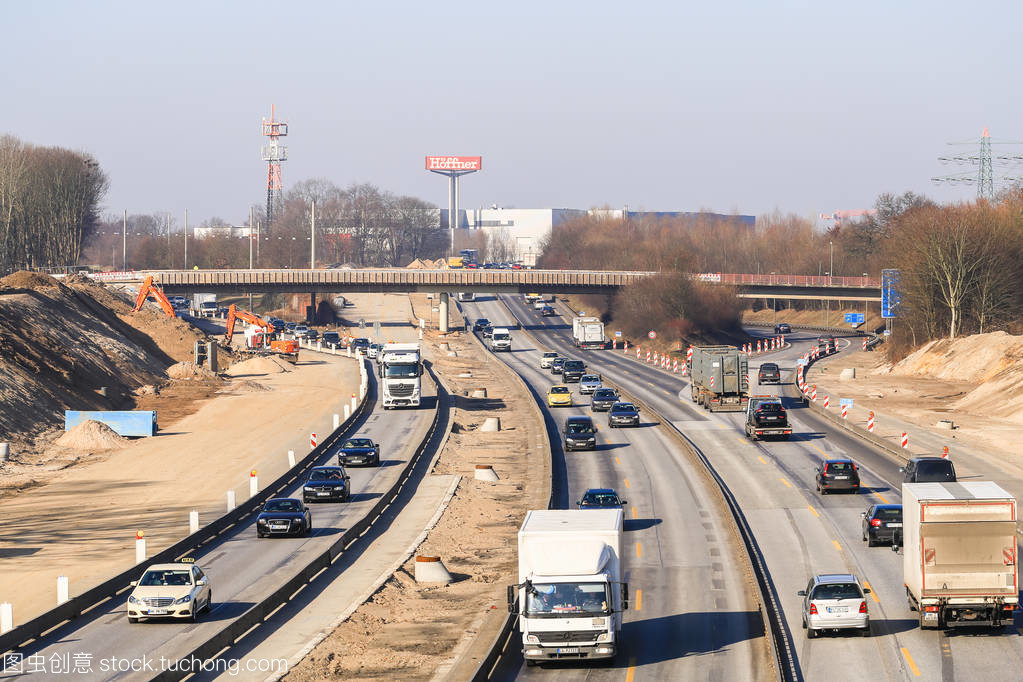 高速公路交界處的城市動脈 漢堡道路工程與交通樞紐建筑的藝術(shù)